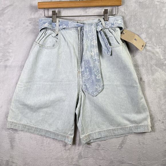 Gloria Vanderbilt Vintage Deadstock Denim Shorts Size 10 Light Wash Belted 90s - Picture 1 of 16
